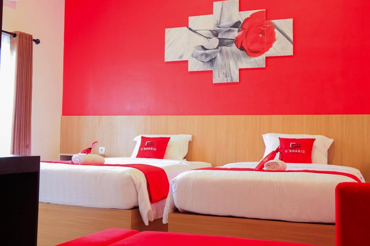 D'Shario Hotel Kepanjen Malang Exterior foto